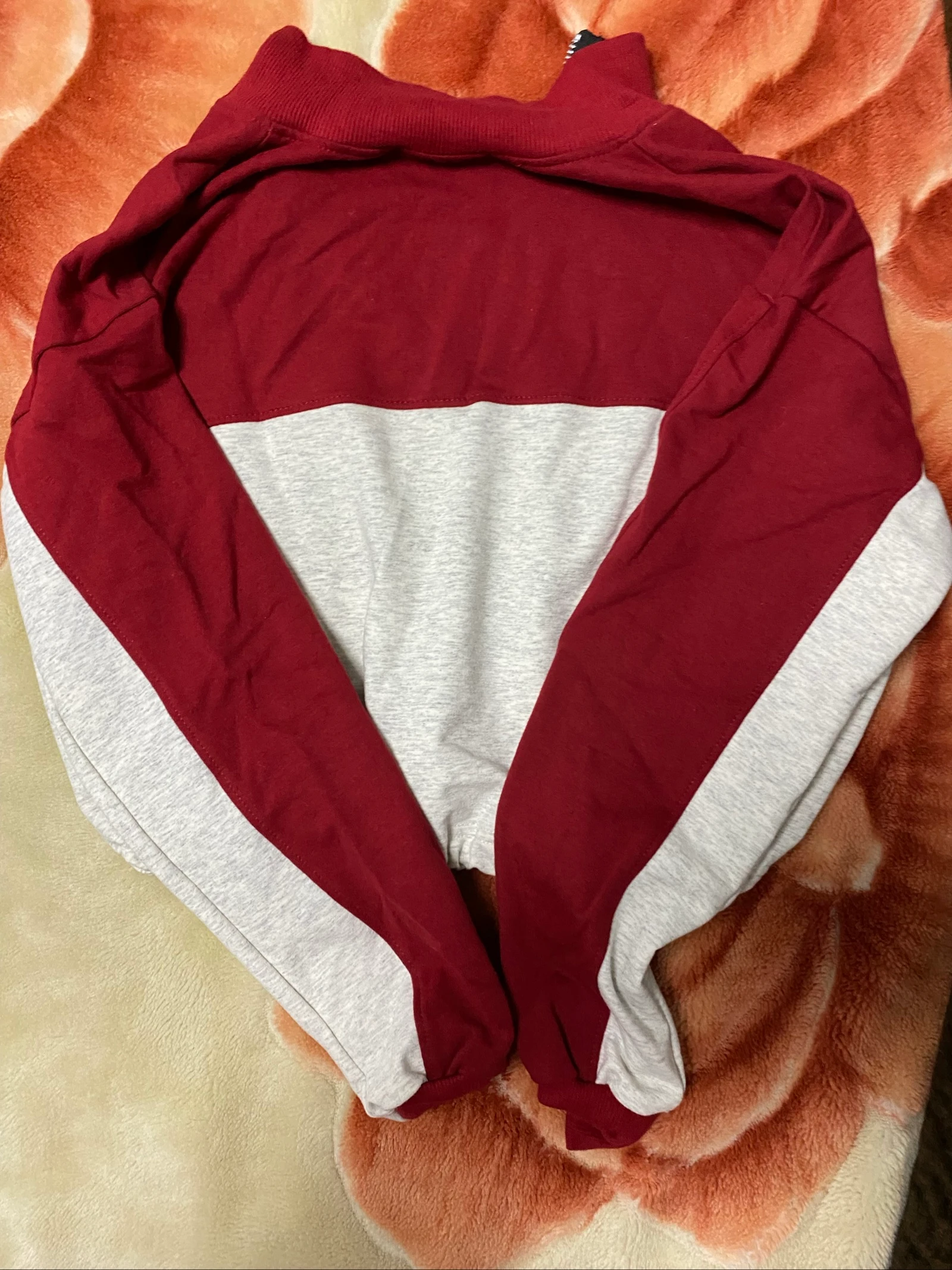 Suéter Crop KaMeLu - Estilo Esportivo - Bicolor Granate e Cinza – photo 4